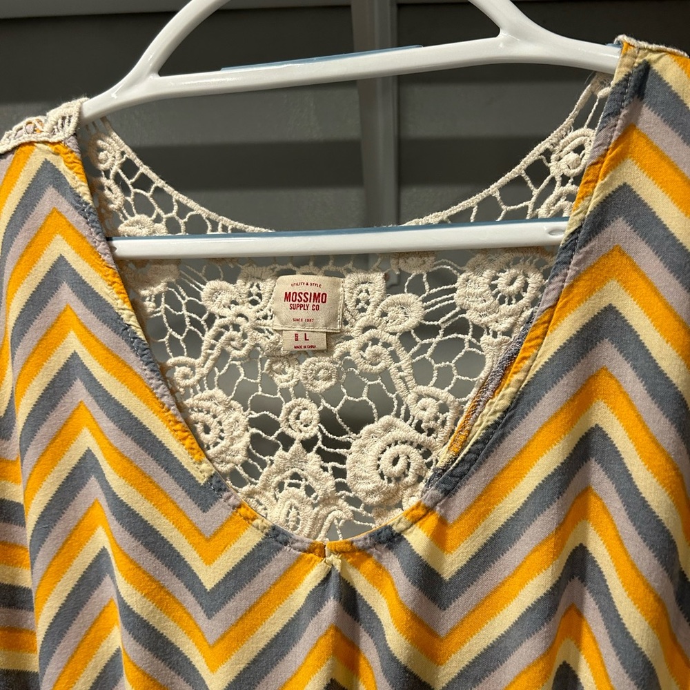 Mossimo Chevron Crochet Back Tunic Top - Picture 2 of 9